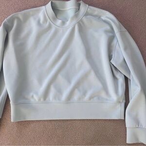 Lululemon size 6 Cropped Crew Softstreme Sweater